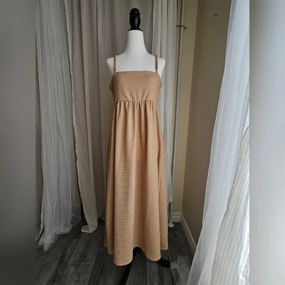 Open-Back Dress - Picture 6 of 14